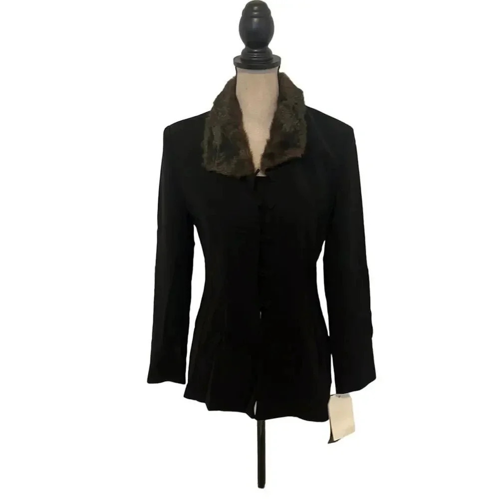 NWT vintage 90s Jessica Howard Faux fur collar button up blazer, size 6.